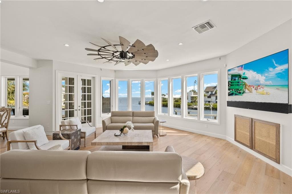 1490 Angel DR, SANIBEL FL 33957-3