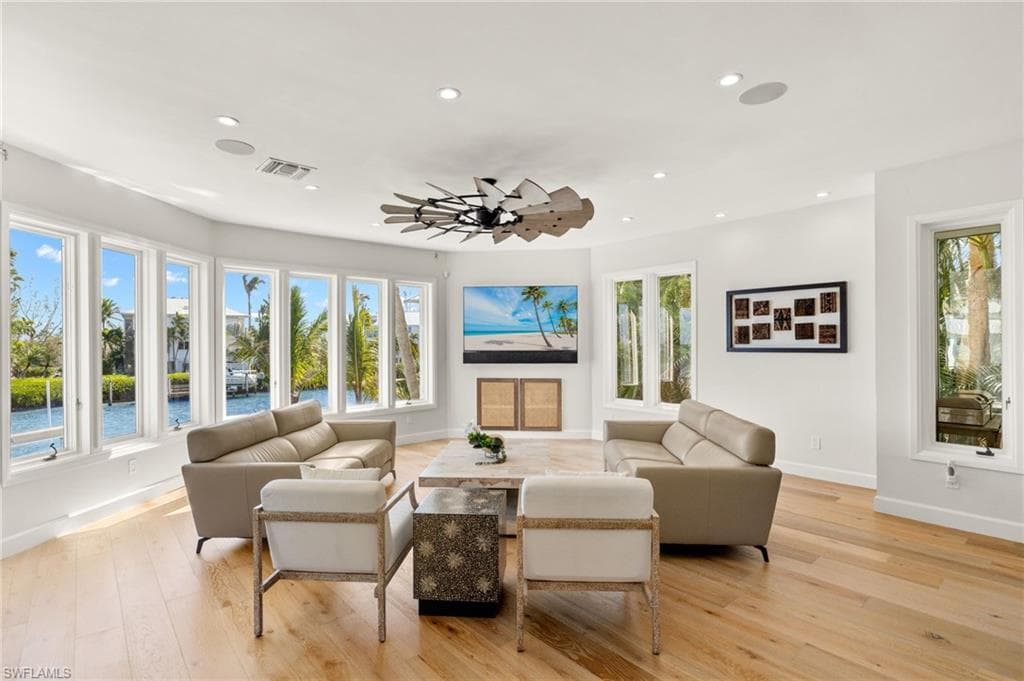 1490 Angel DR, SANIBEL FL 33957-7