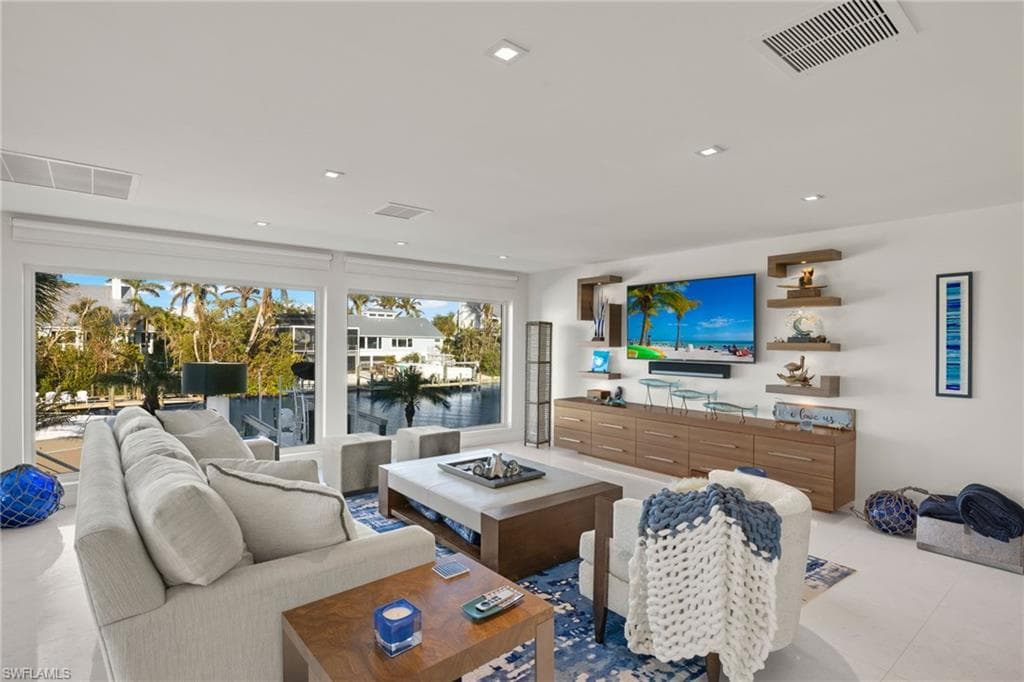 1290 Bay DR, SANIBEL FL 33957-12