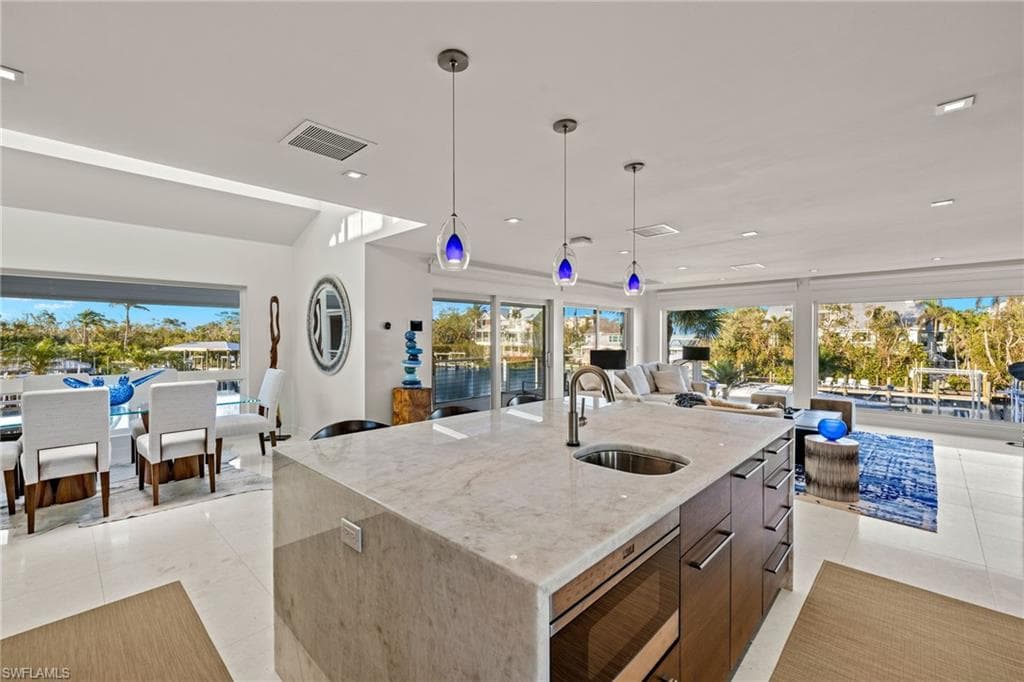 1290 Bay DR, SANIBEL FL 33957-6