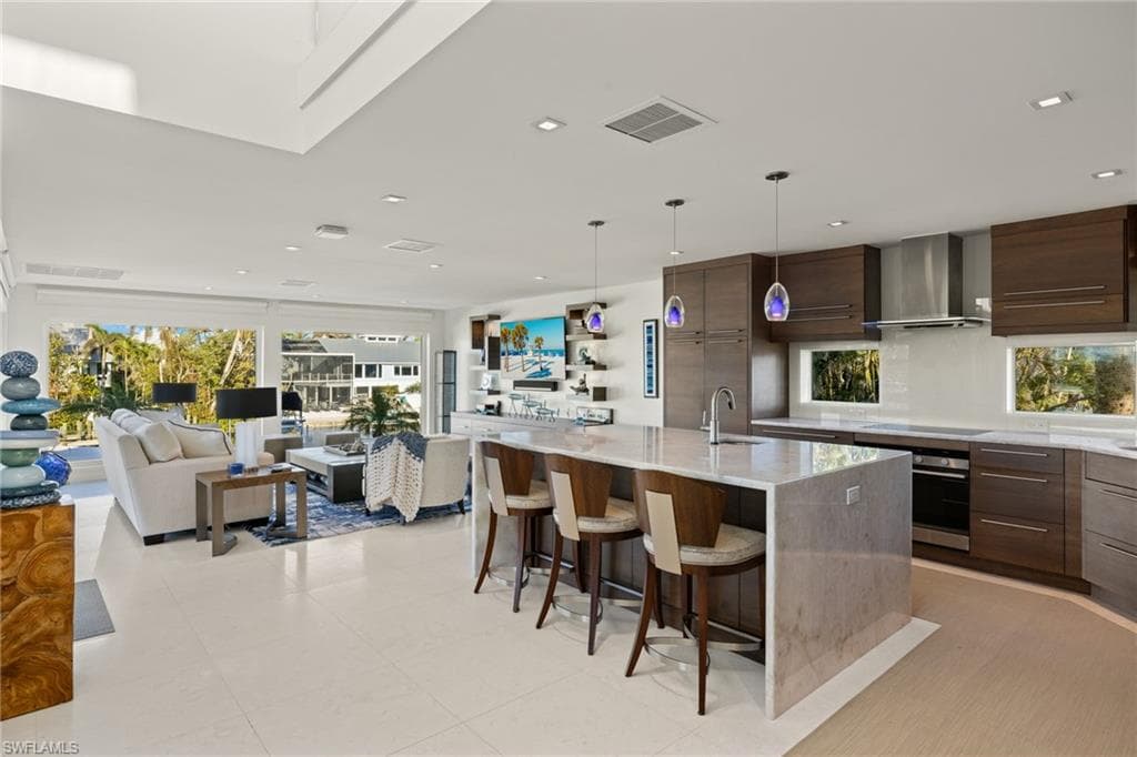 1290 Bay DR, SANIBEL FL 33957-2