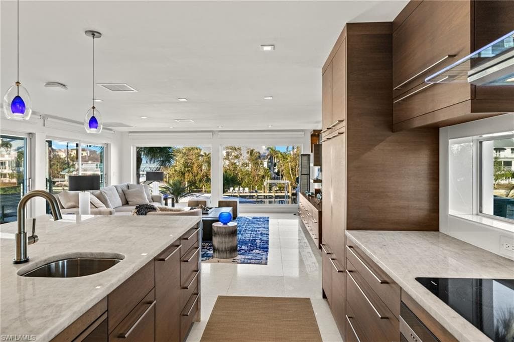 1290 Bay DR, SANIBEL FL 33957-8