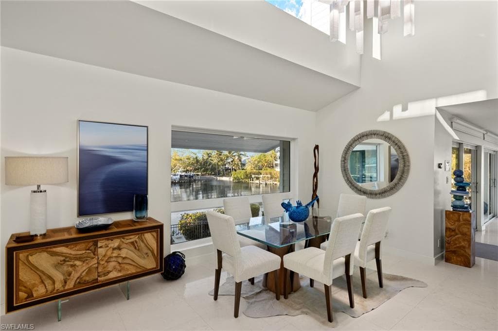 1290 Bay DR, SANIBEL FL 33957-10