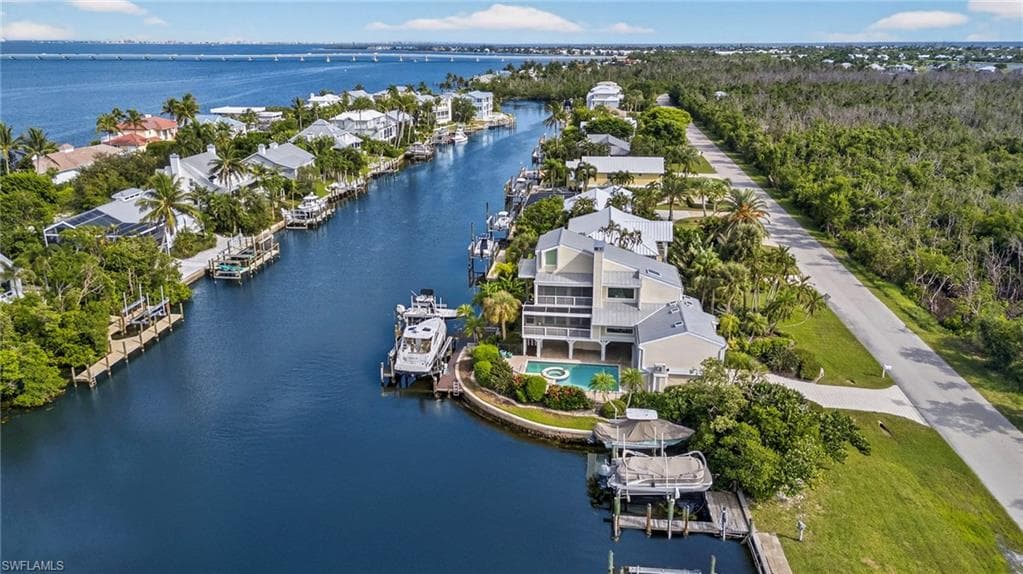 1290 Bay DR, SANIBEL FL 33957-43