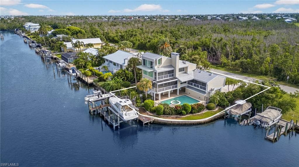 1290 Bay DR, SANIBEL FL 33957-39