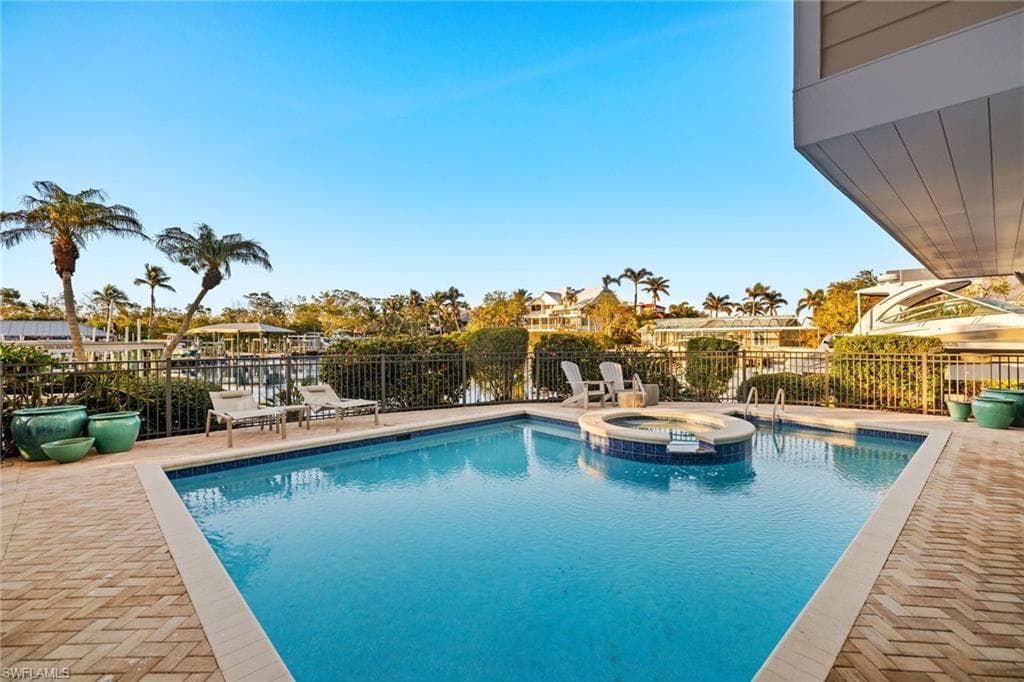 1290 Bay DR, SANIBEL FL 33957-34