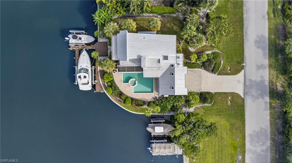 1290 Bay DR, SANIBEL FL 33957-38