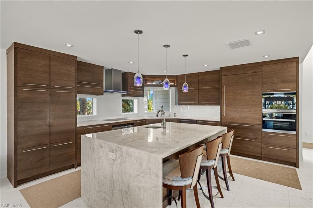 1290 Bay DR, SANIBEL FL 33957-7