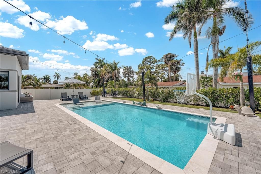 1324 Longwood DR, FORT MYERS FL 33919-46