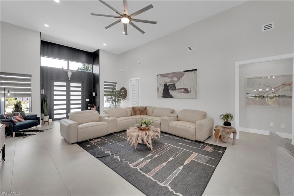 1324 Longwood DR, FORT MYERS FL 33919-15
