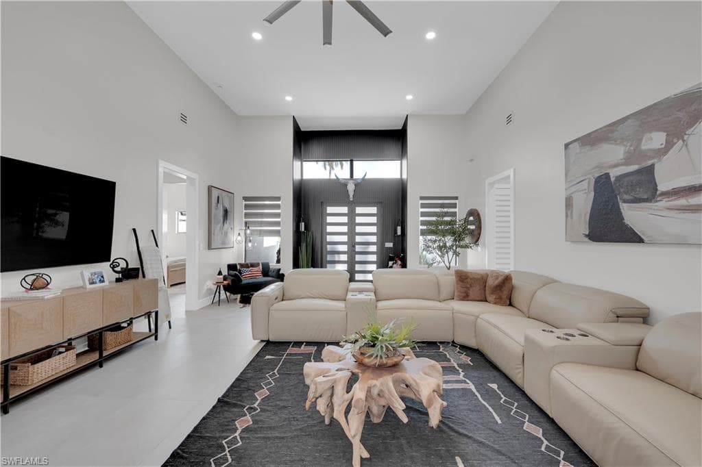 1324 Longwood DR, FORT MYERS FL 33919-11