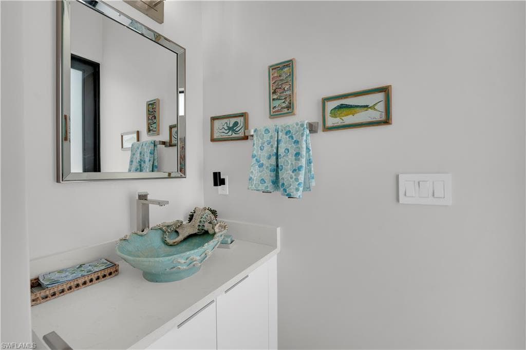 1324 Longwood DR, FORT MYERS FL 33919-33