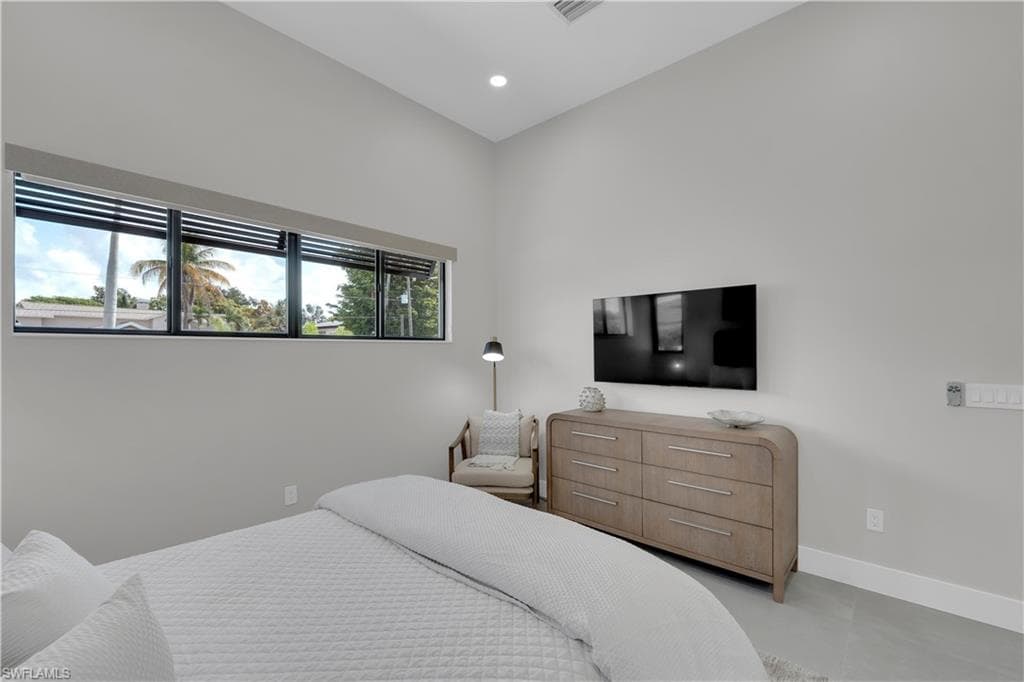 1324 Longwood DR, FORT MYERS FL 33919-36
