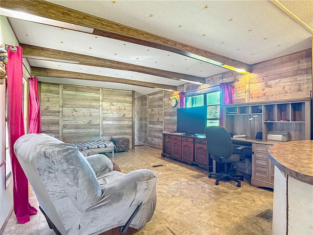 4419 Loblolly Bay RD-27