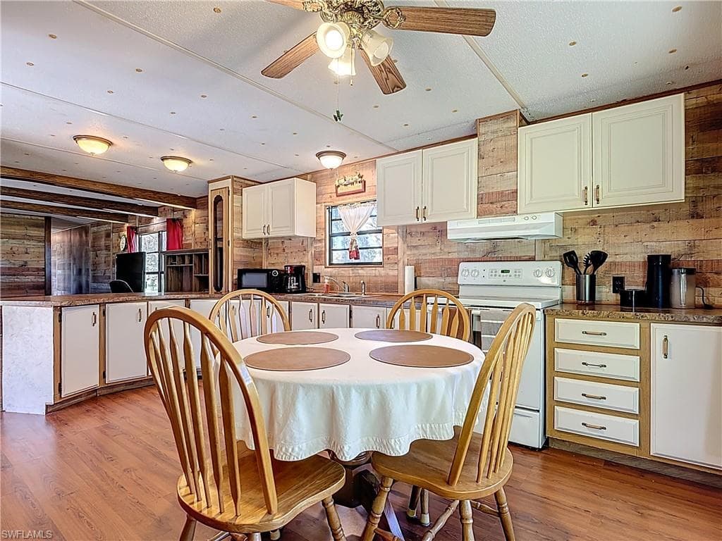 4419 Loblolly Bay RD-26