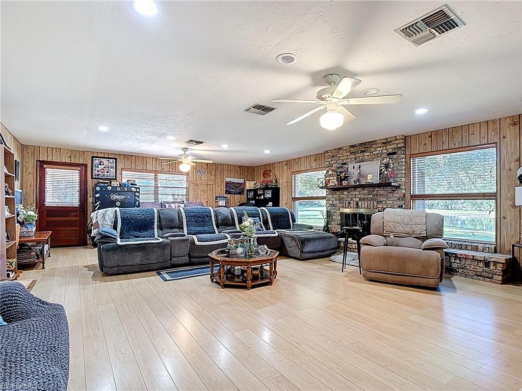 4419 Loblolly Bay RD-14