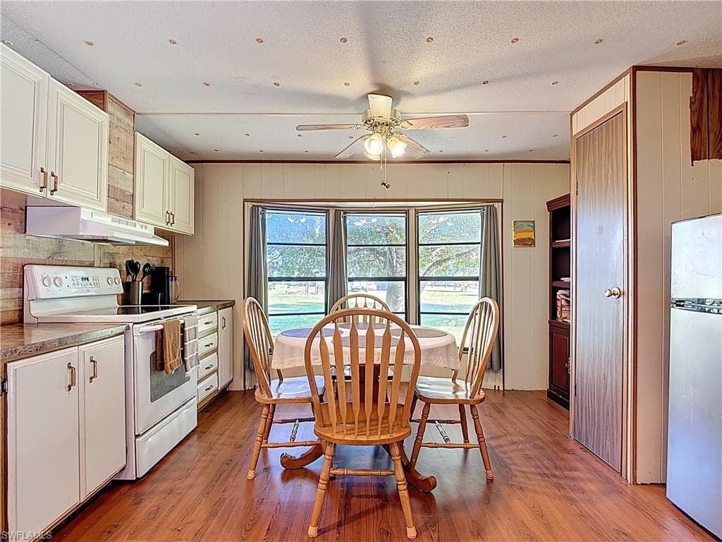 4419 Loblolly Bay RD-25