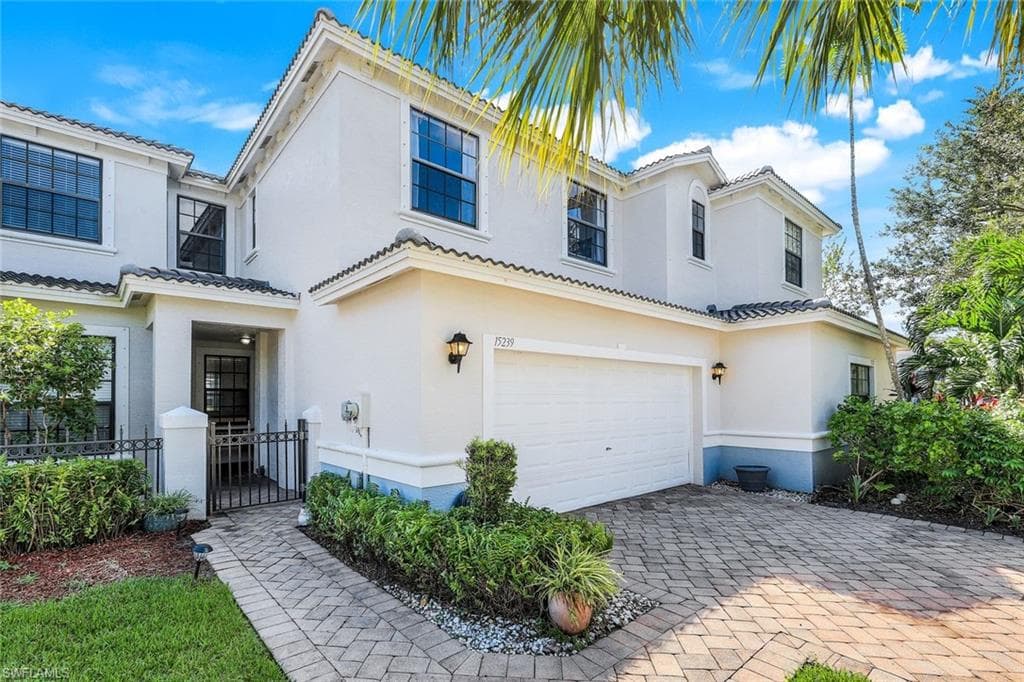15239 Summit Place CIR # 246, NAPLES FL 34119-4