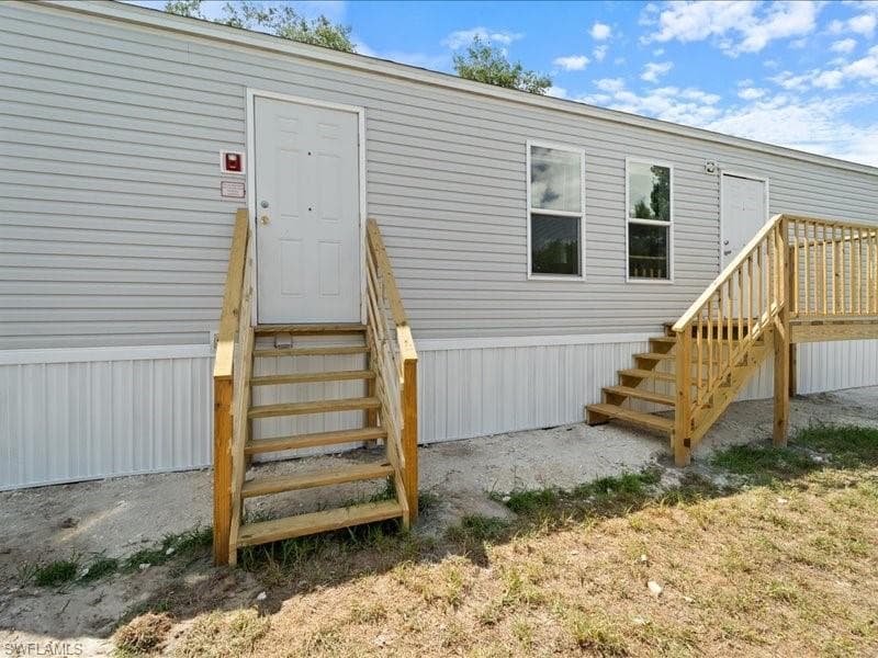 1038 Canopy LN, MOORE HAVEN FL 33471-3