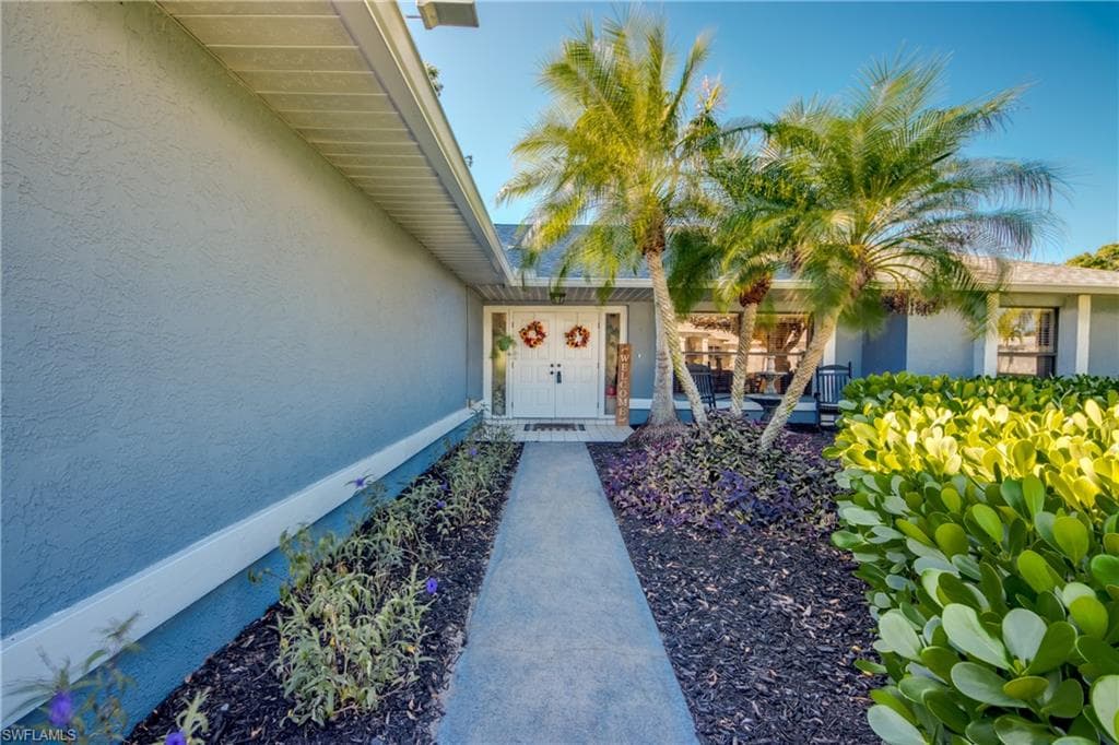 6419 Ben Hogan CIR, NORTH FORT MYERS FL 33917-4