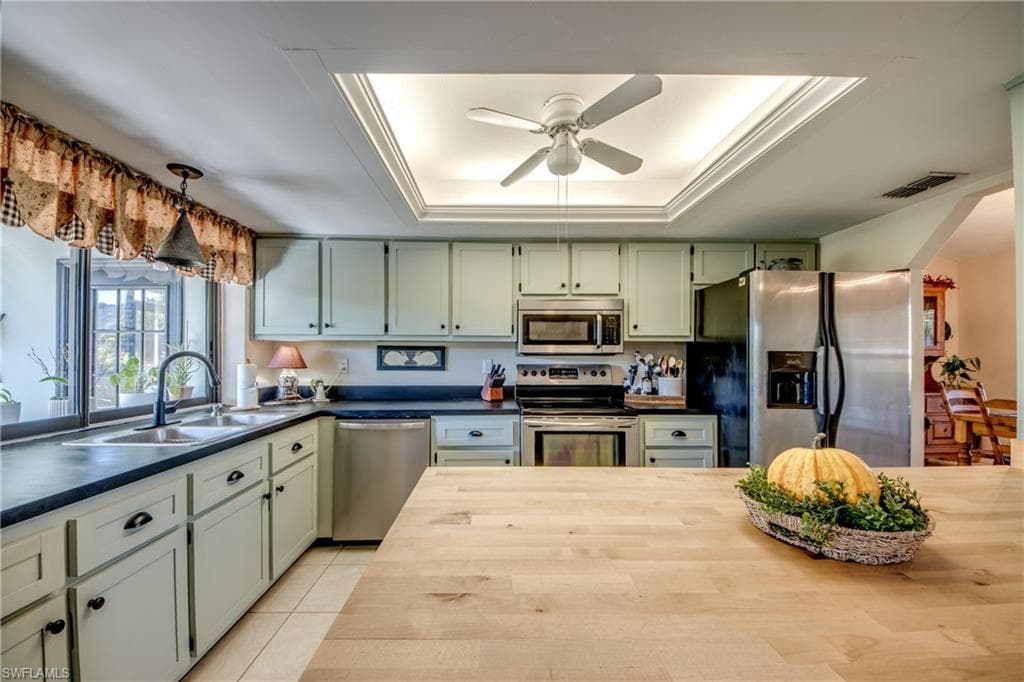 6419 Ben Hogan CIR, NORTH FORT MYERS FL 33917-19