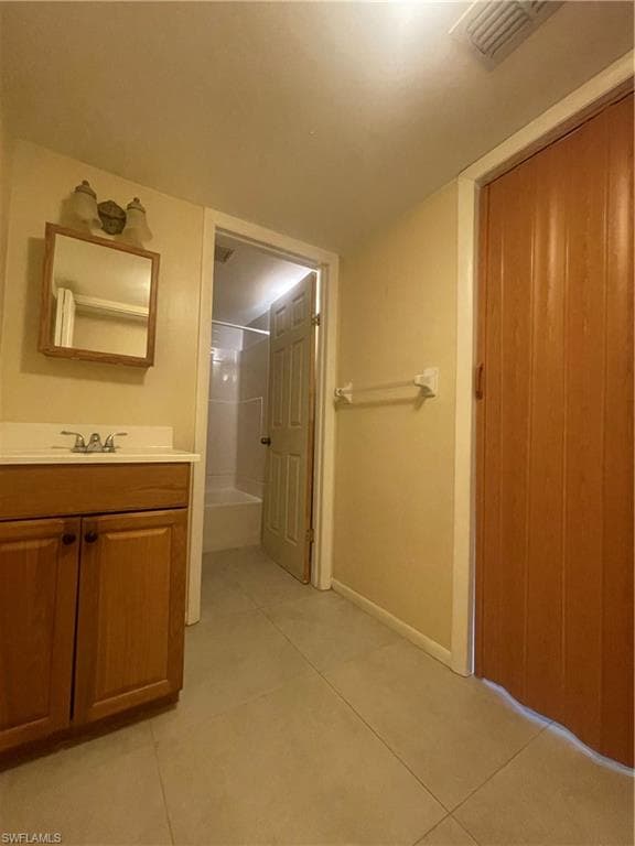 2366 E Mall DR # 521, FORT MYERS FL 33901-14