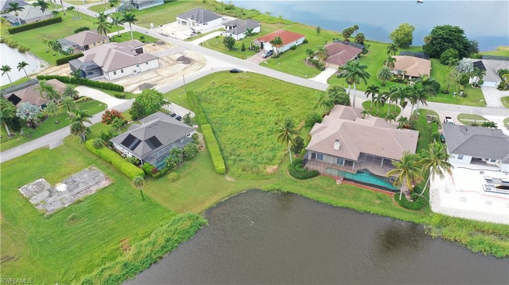 18018 Royal Hammock BLVD, NAPLES FL 34114-15