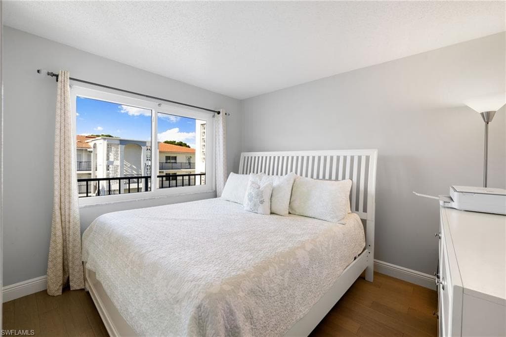 5 High Point CIR W # 307, NAPLES FL 34103-11