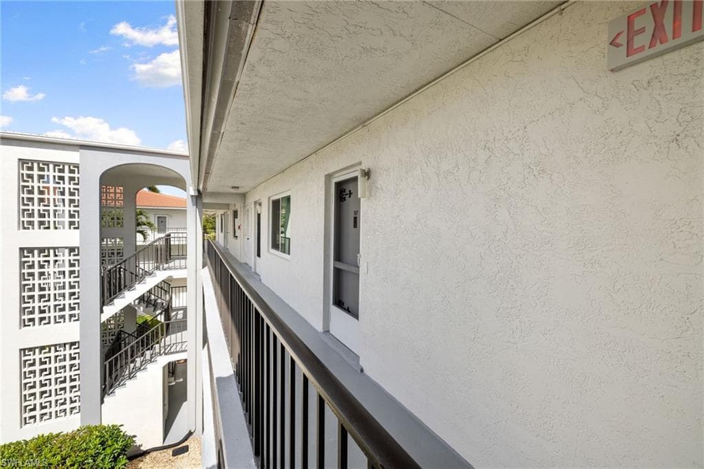 5 High Point CIR W # 307, NAPLES FL 34103-23