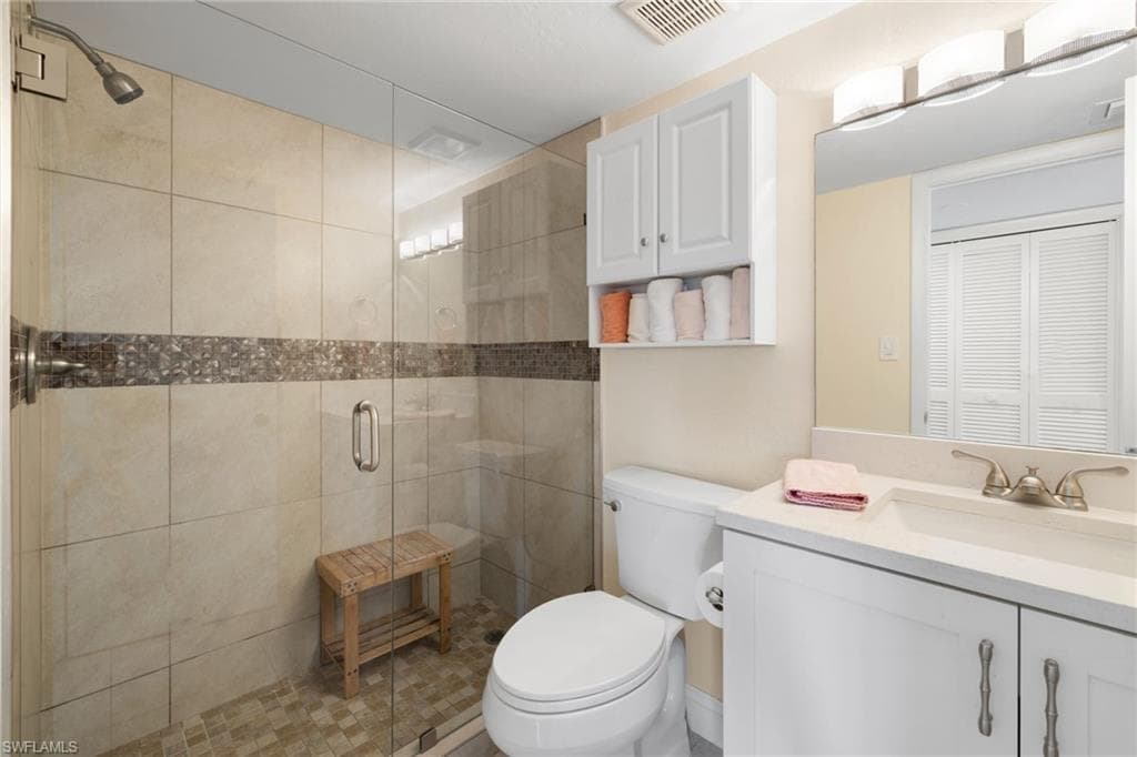 5 High Point CIR W # 307, NAPLES FL 34103-17