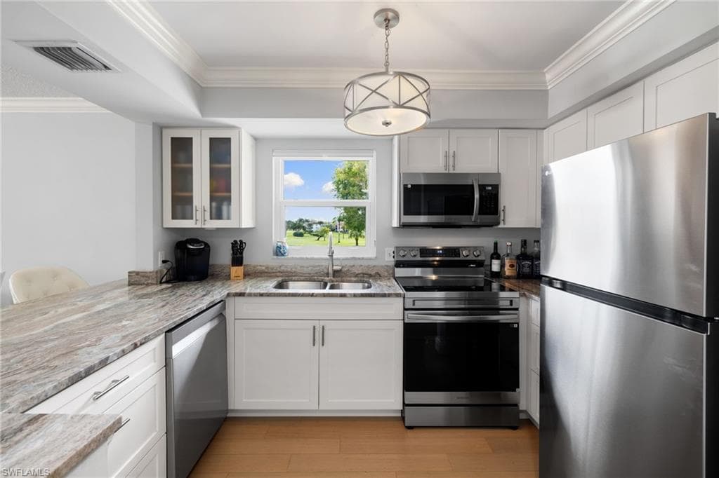 5 High Point CIR W # 307, NAPLES FL 34103-3