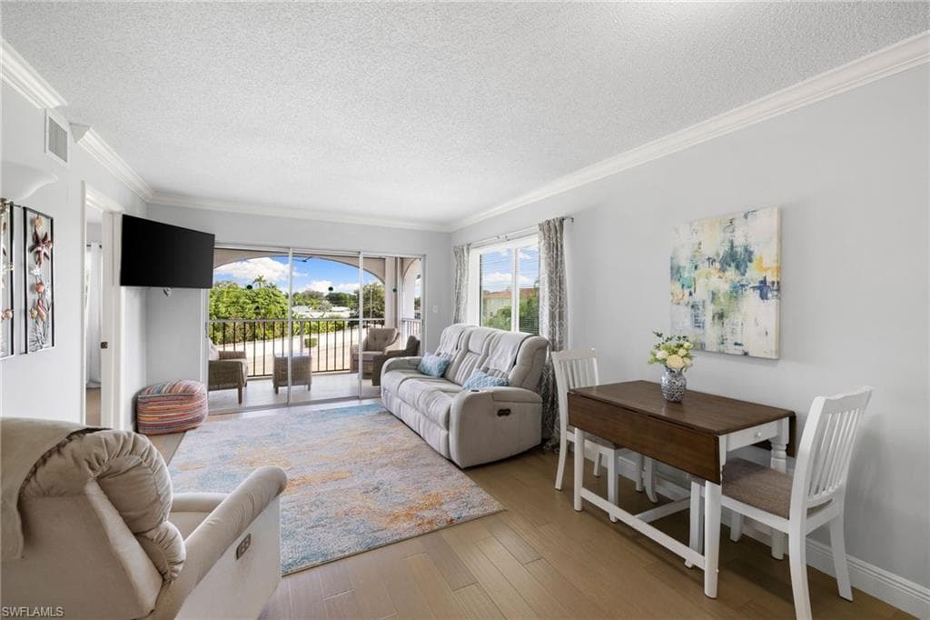 5 High Point CIR W # 307, NAPLES FL 34103-7