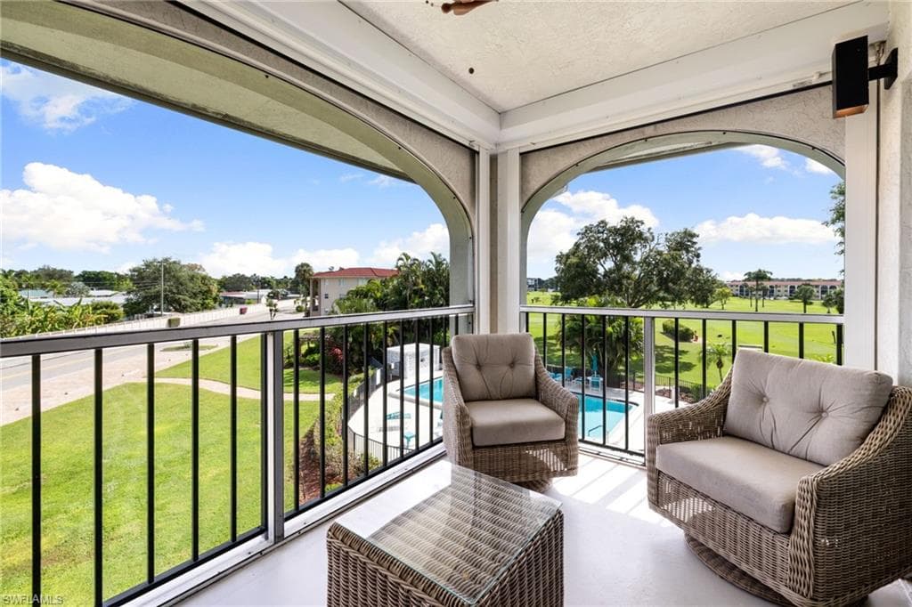 5 High Point CIR W # 307, NAPLES FL 34103-20