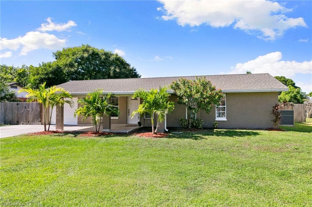 4220 Pearl Harbor DR, NAPLES FL 34112-1