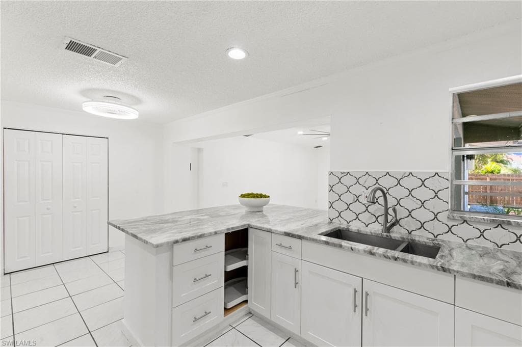 4220 Pearl Harbor DR, NAPLES FL 34112-9