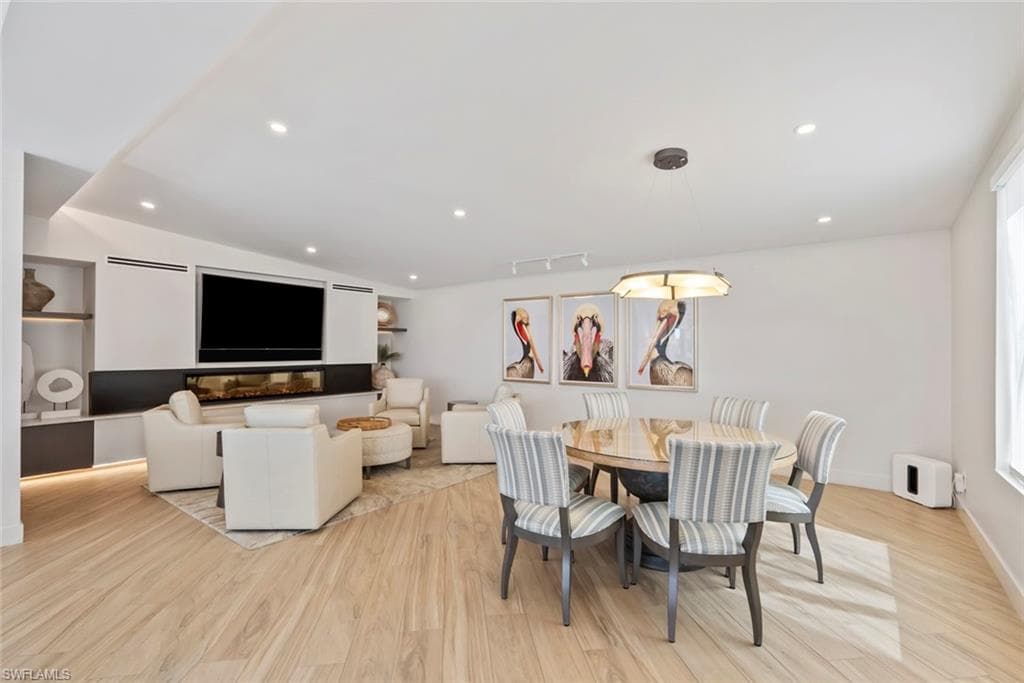4251 Gulf Shore BLVD N # 10B, NAPLES FL 34103-25