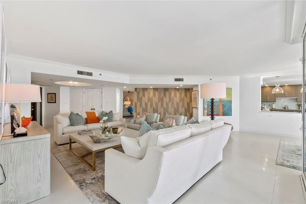 4251 Gulf Shore BLVD N # 10B, NAPLES FL 34103-2