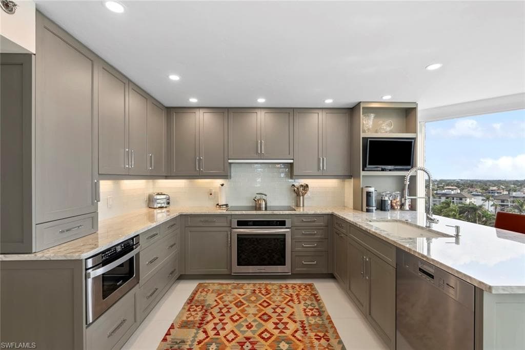 4251 Gulf Shore BLVD N # 10B, NAPLES FL 34103-8