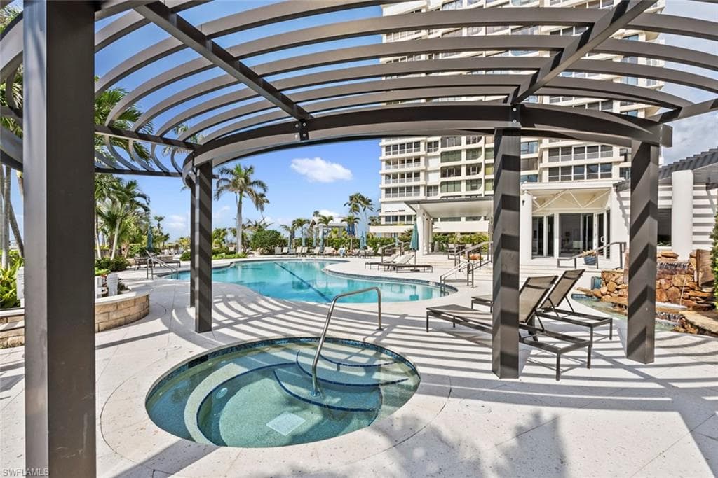 4251 Gulf Shore BLVD N # 10B, NAPLES FL 34103-29