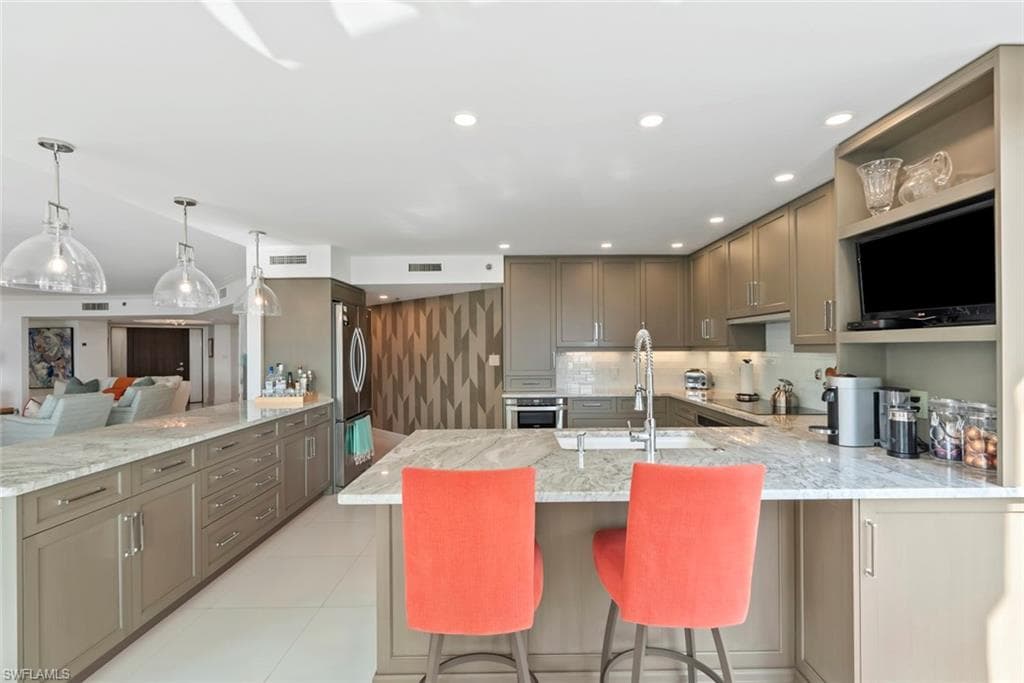 4251 Gulf Shore BLVD N # 10B, NAPLES FL 34103-7