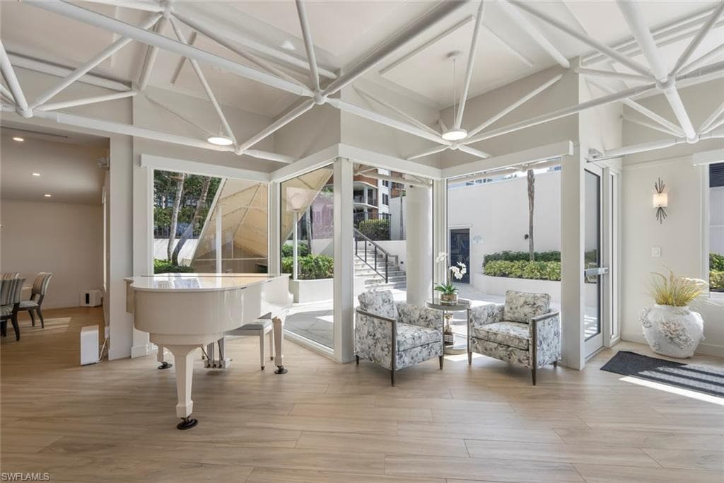 4251 Gulf Shore BLVD N # 10B, NAPLES FL 34103-24