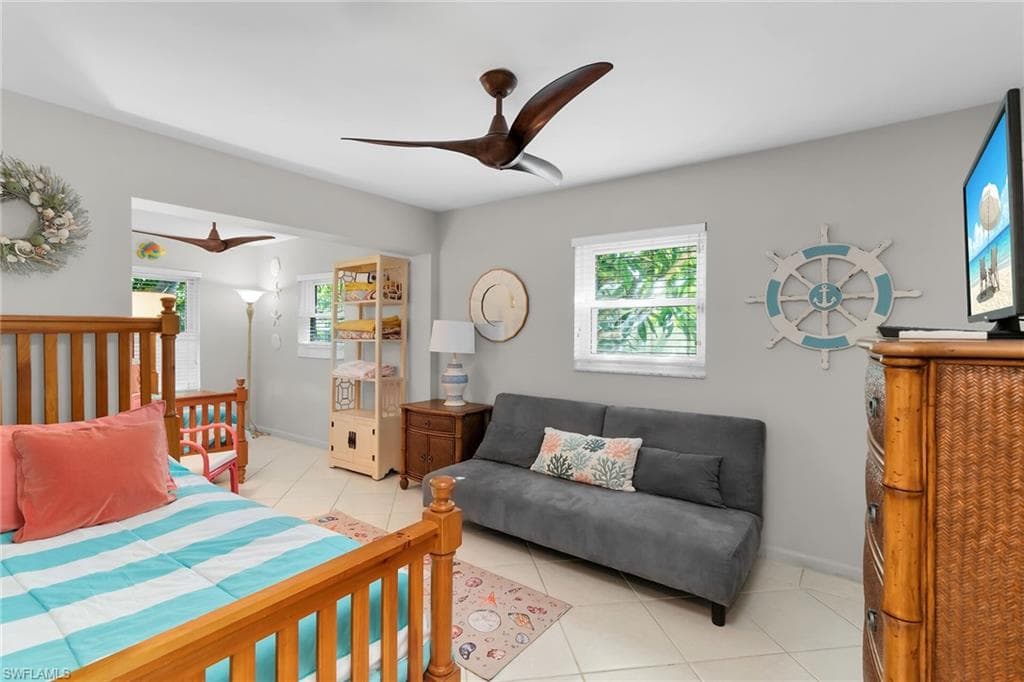 1337 Wisconsin DR, NAPLES FL 34103-22