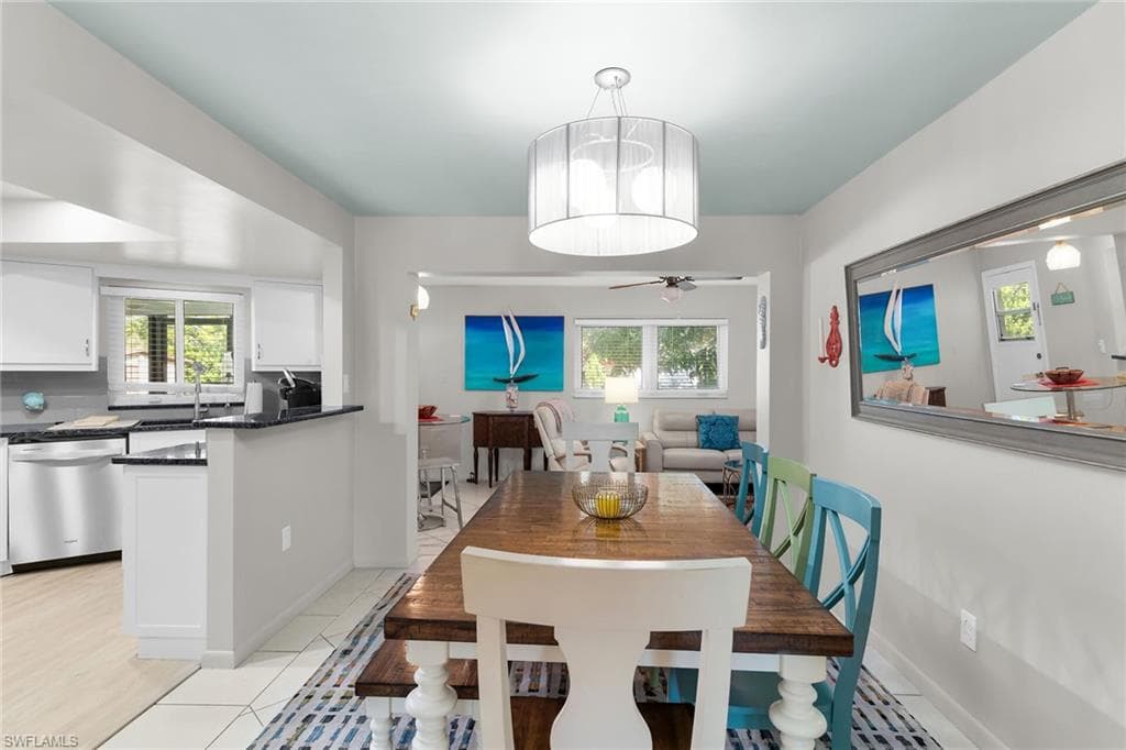 1337 Wisconsin DR, NAPLES FL 34103-11