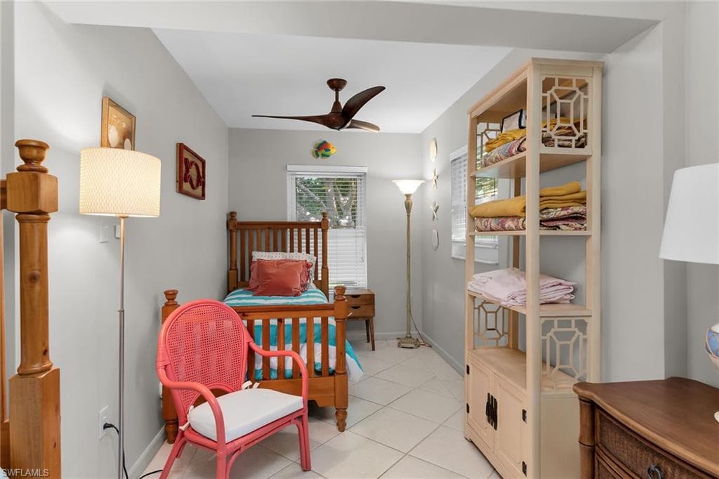 1337 Wisconsin DR, NAPLES FL 34103-23