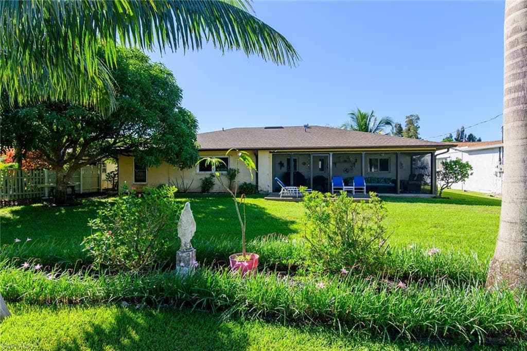 1337 Wisconsin DR, NAPLES FL 34103-28