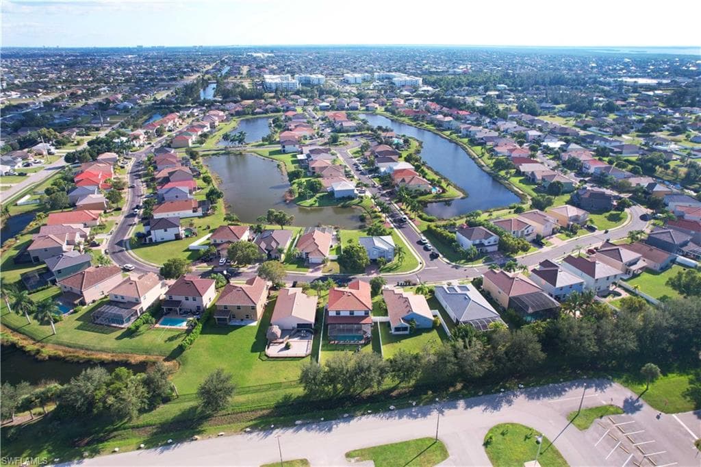 2073 Cape Heather CIR, CAPE CORAL FL 33991-2