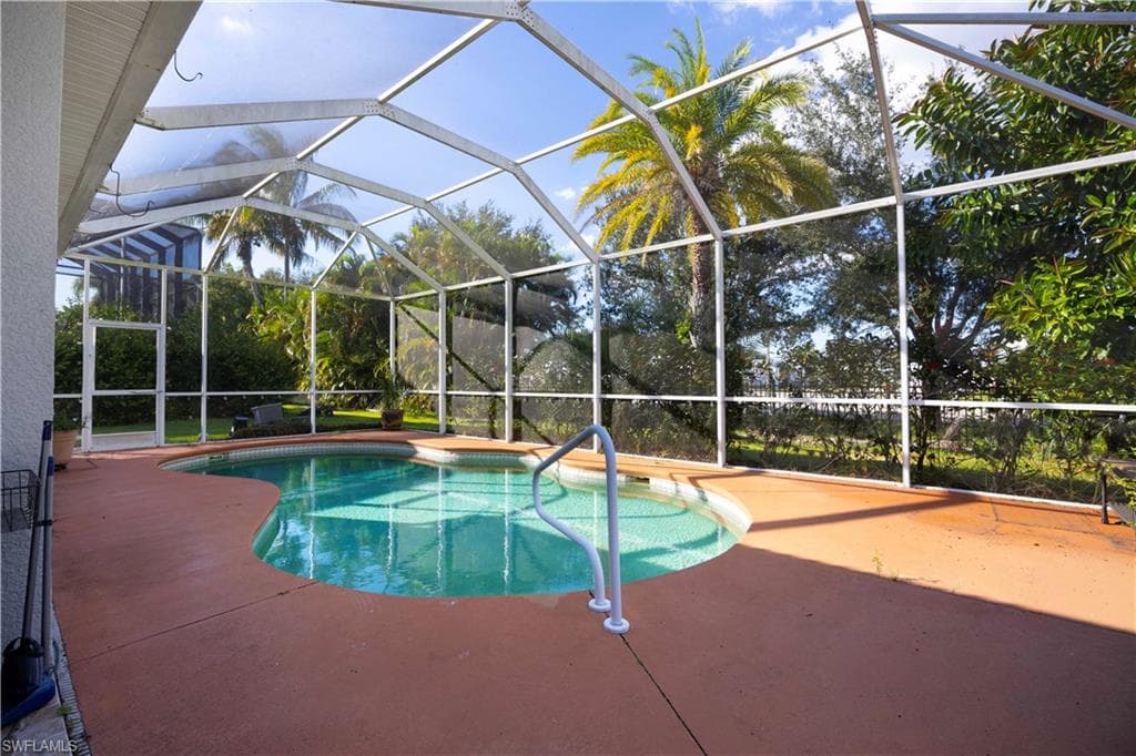 2073 Cape Heather CIR, CAPE CORAL FL 33991-4
