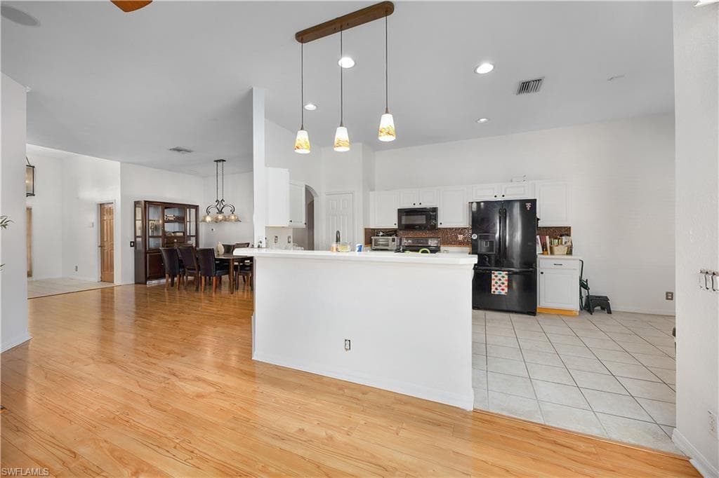2073 Cape Heather CIR, CAPE CORAL FL 33991-9