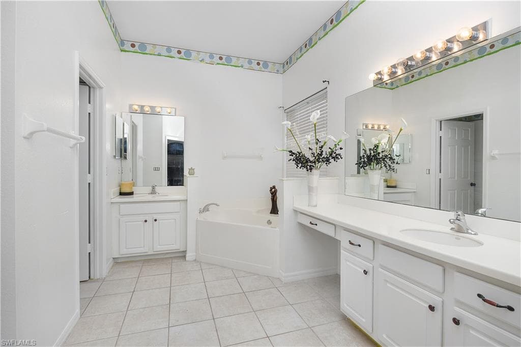 2073 Cape Heather CIR, CAPE CORAL FL 33991-20