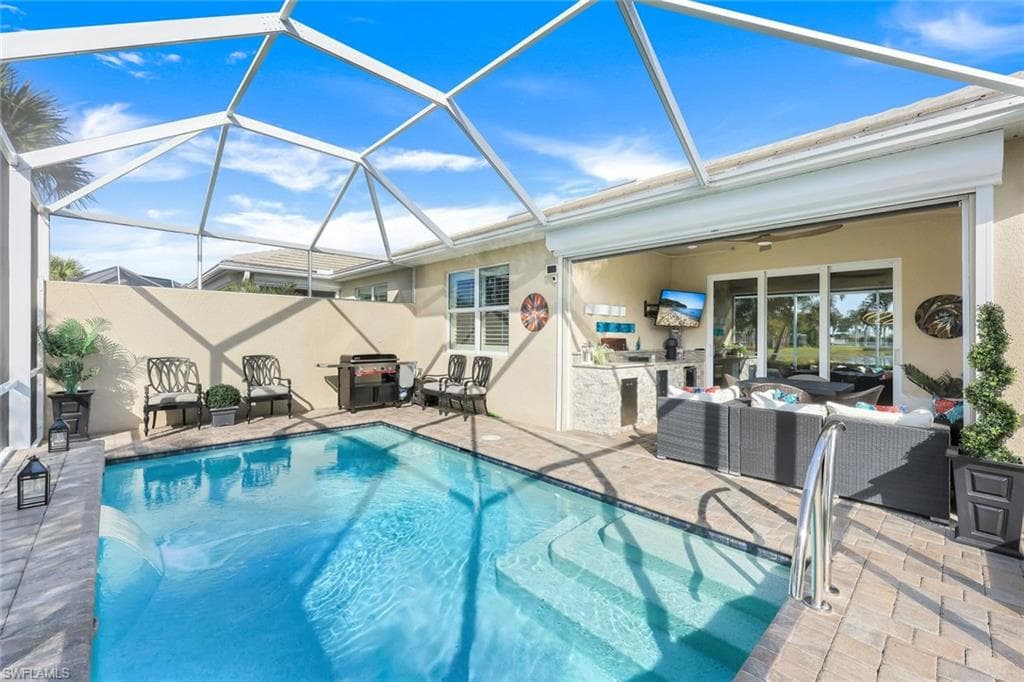 20022 Parrot Key CT, ESTERO FL 33928-2